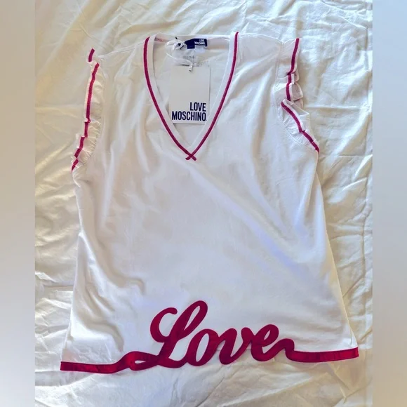 LOVE MOSCHINO LOVE TSHIRT w/ tags! - Picture 3 of 9